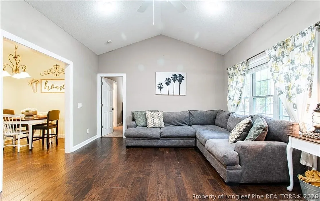 3 bed, 2.0 bath, 1350 sqft, $1,850 — Photo 4