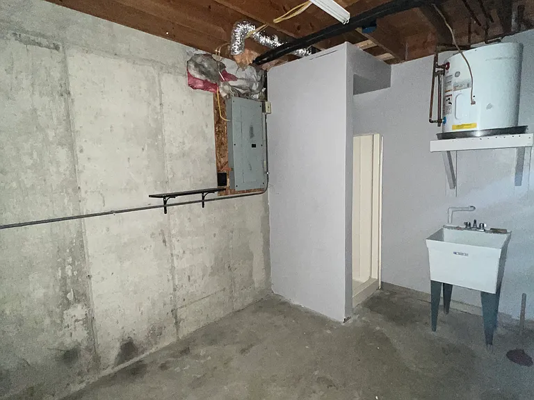 242 Harrison Brookville Rd #D — Photo 8