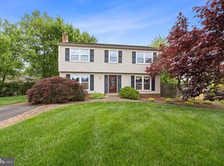 2650 Fanieul Hall Ct, Herndon, VA 20171