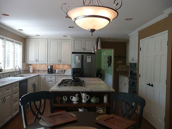 Newly Remodeled Kitchen