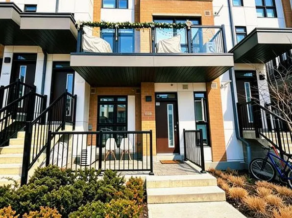 145 Canon Jackson Dr #Townhouse 105, Toronto, ON M6M 0E1