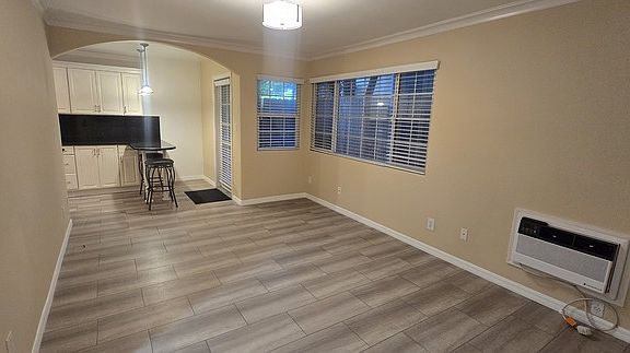 5th image of 853 Thomas Ave APT 2