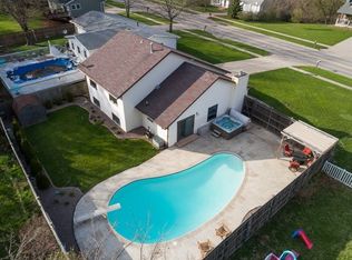 706 Holiday Rd, Coralville, IA 52241