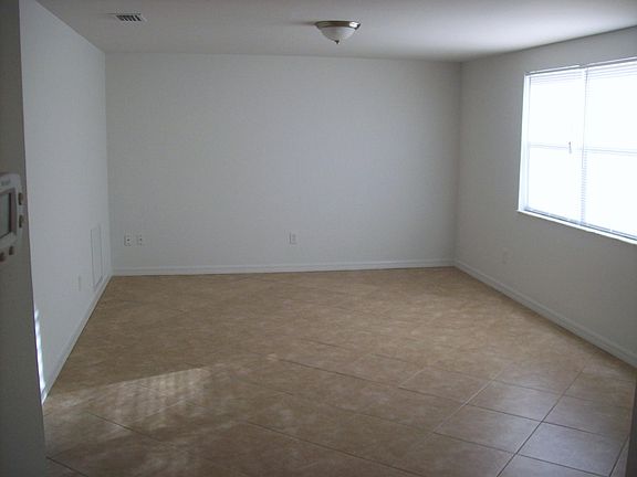 4th image of 2449 Kimberly Dr