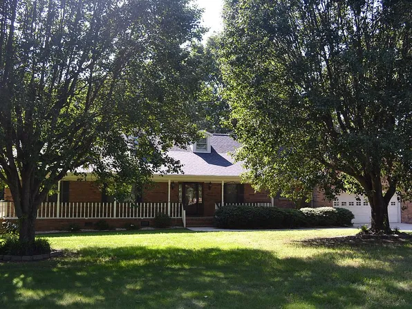 175 Briarfield Dr, Mooresville, NC 28115