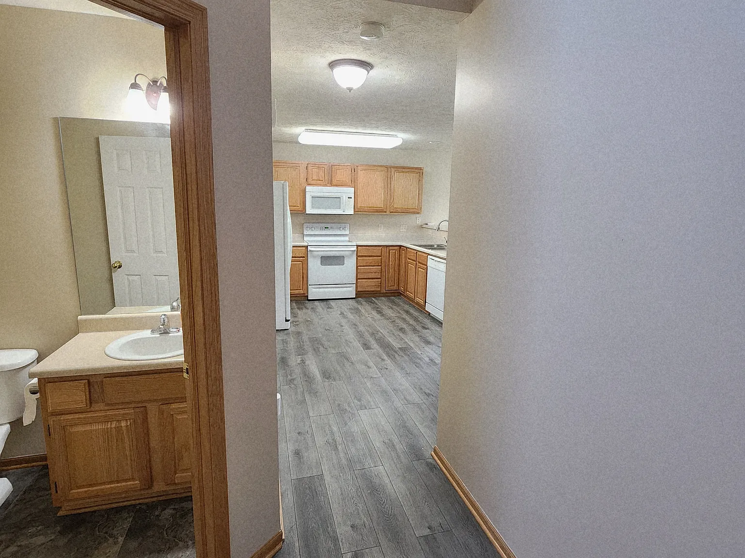 3 bed, 2.5 bath, 1739 sqft, $1,920 — Photo 4
