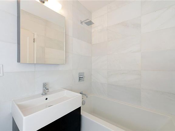 4th image of 116 Central Park S APT 3G
