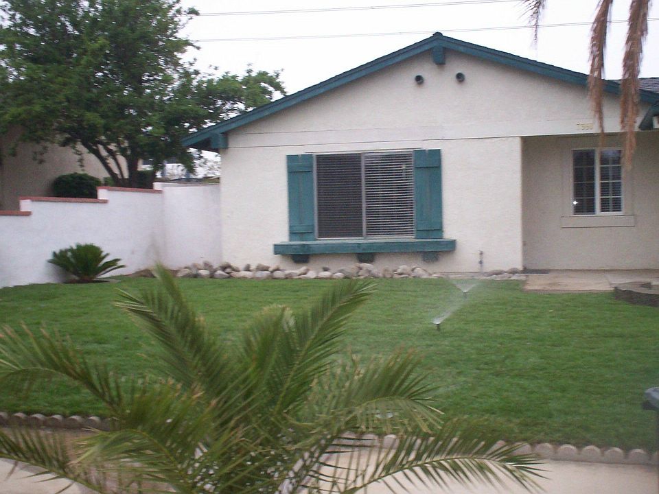 front May 2007 new windows have since been added palm tree removed