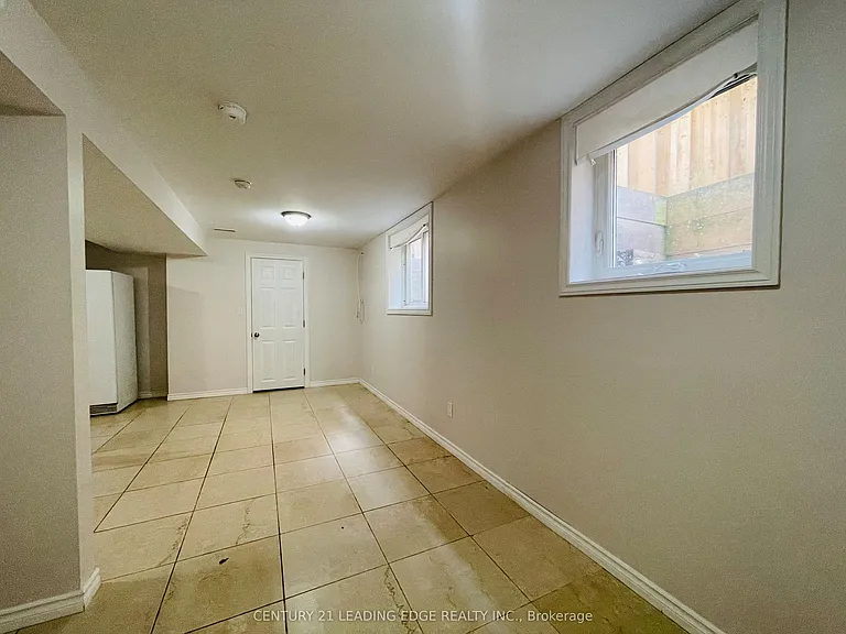 26 Angus Dr #BASEMENT — Photo 12