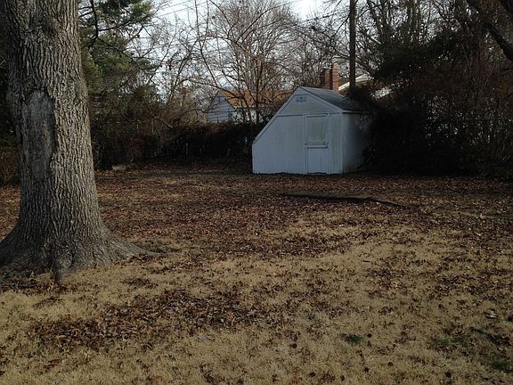 2nd image of 905 S Johnson Ave