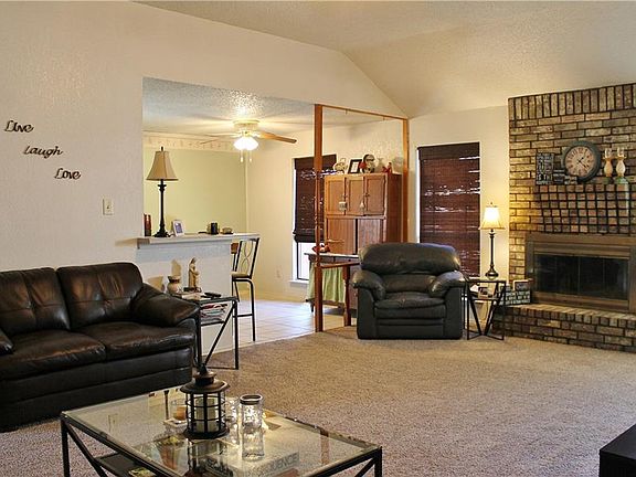 5th image of 716 Meadow Ln