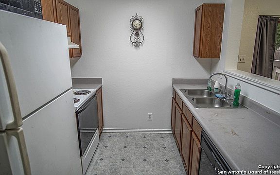 3rd image of 716 Roosevelt Dr