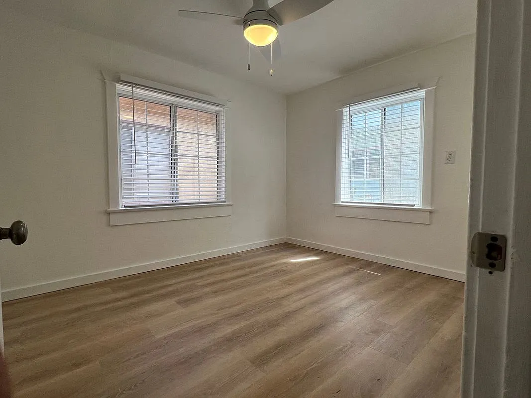 Photo 2 of 6 - 720 N Guadalupe Ave #2 - Redondo Beach, CA Building Photo - 720 N Guadalupe Ave #2