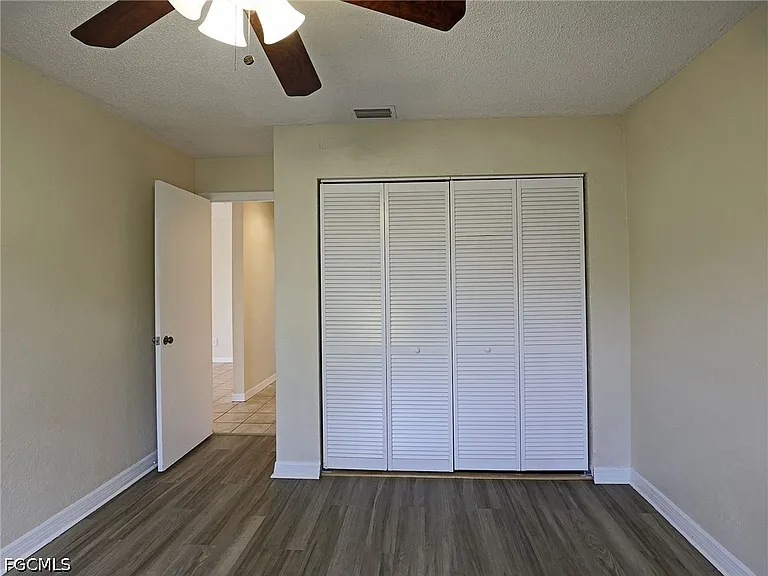 1420 Park Shore Cir #3 — Photo 9