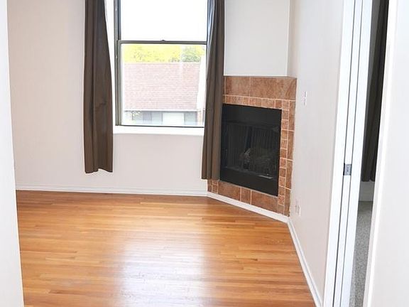2nd image of 903 S Kedzie Ave #1618