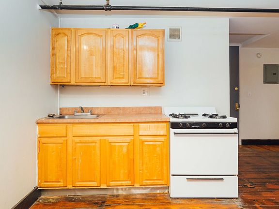 4th image of 27 Arion Pl APT 205