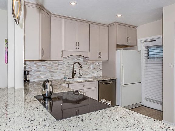 3rd image of 716 Granada Ave Unit 102PAR