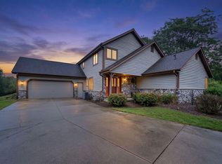 6976 Druid Lake Rd, Hartford, WI 53027