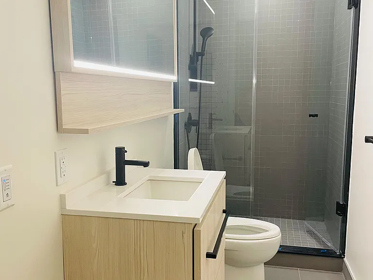 425 Front St E #302 — Photo 12