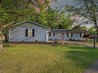 4525 Mapleview Dr, Vermilion, OH 44089