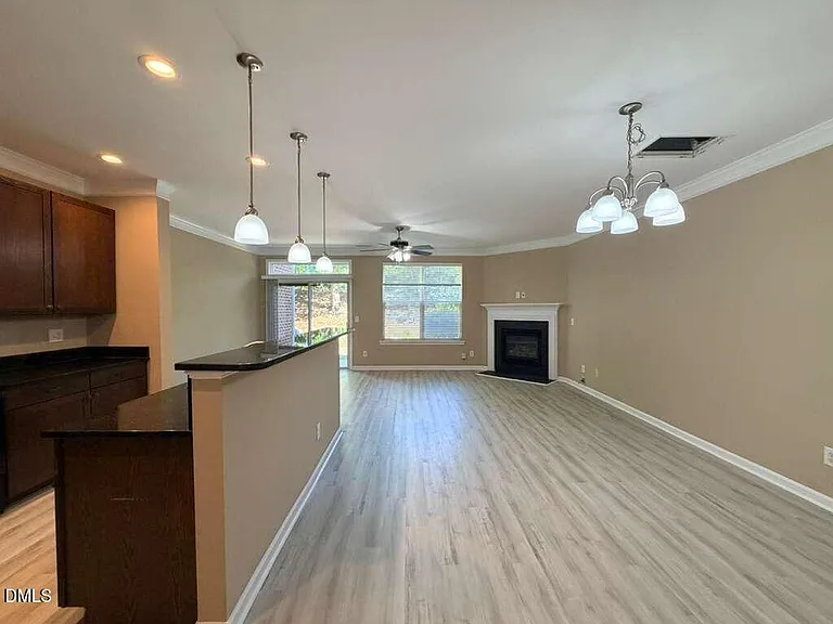 1061 Remington Oaks Cir — Photo 6