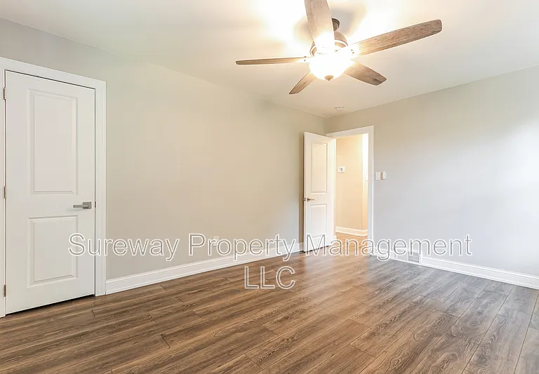 350 Larchwood Rd — Photo 9