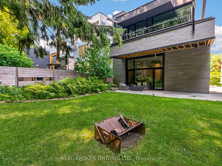 90A S Kingsway Way — Photo 26