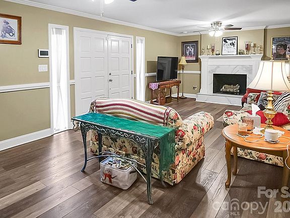 3rd image of 122 Rockman Rd