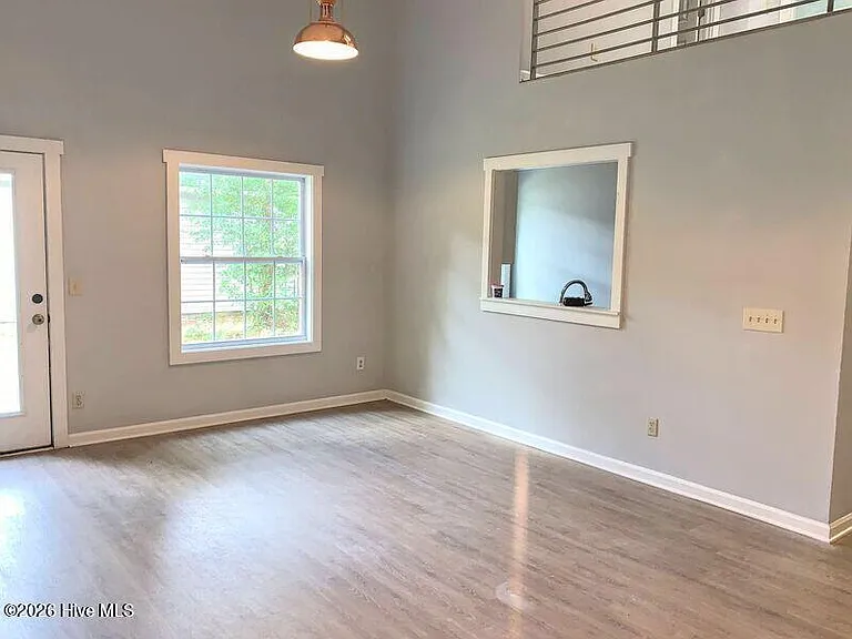 219 Charter Dr — Photo 14