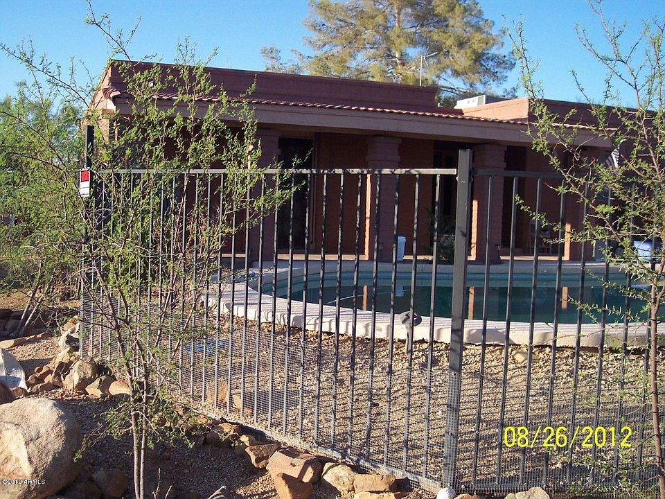 2nd image of 118 W Desert Hills Dr
