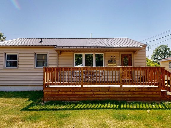 2nd image of 32 Myrtle Dr