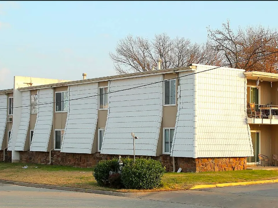 2200 Sheridan