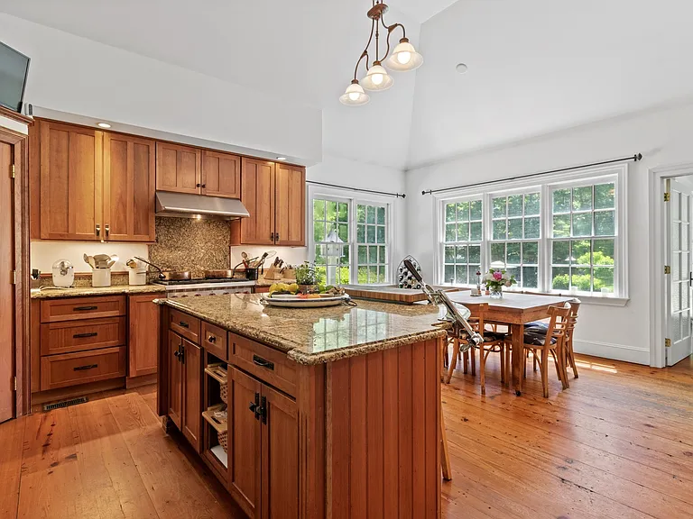 342 Old Sag Harbor Rd — Photo 26