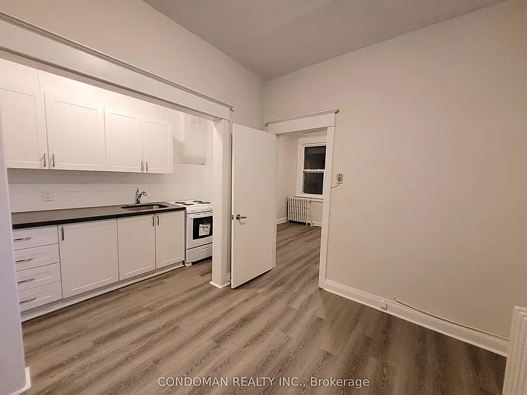 133 John St S #2 — Photo 5