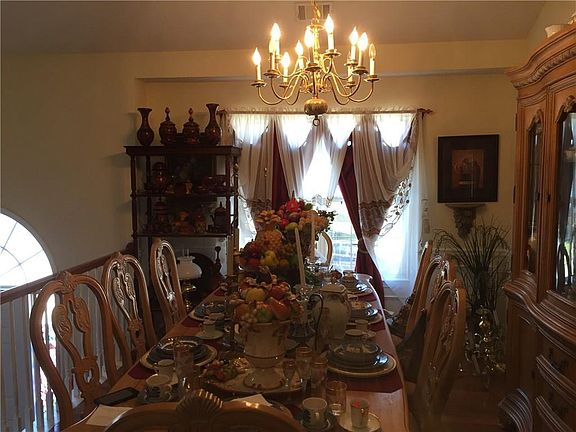 5th image of 947 Ashton Oak Cir