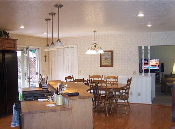 3rd image of 168 Mountain View Dr