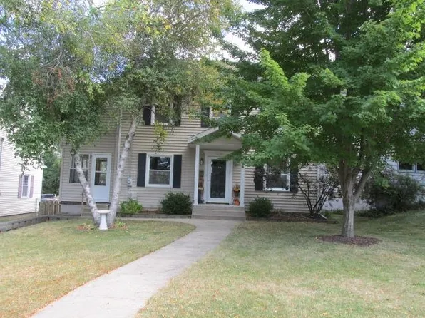 1209 S Seeley Ave, Freeport, IL 61032