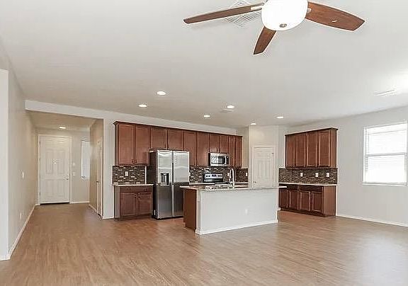 2nd image of 1531 N Banning