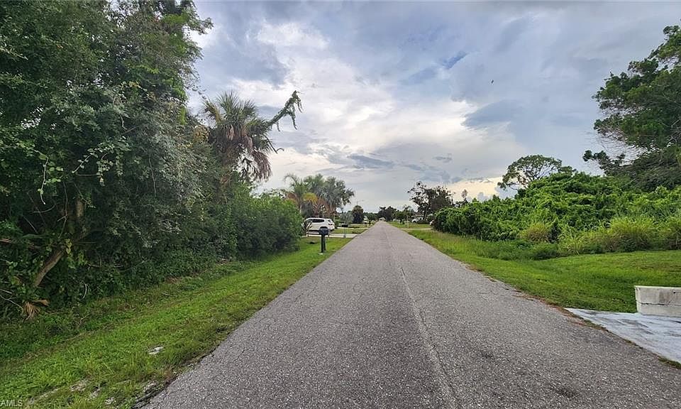 2nd image of  Venetia AVE