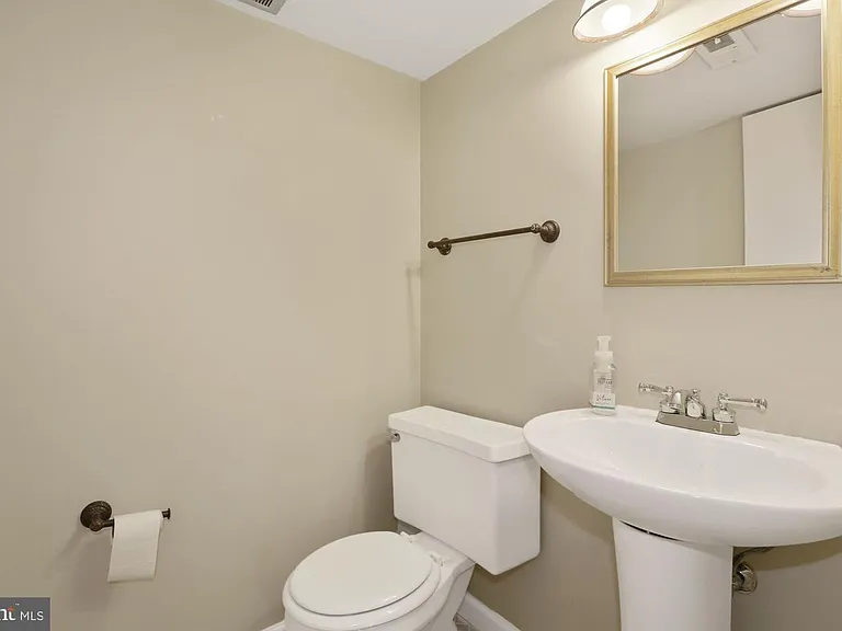 14 Ramsdell Ct — Photo 2