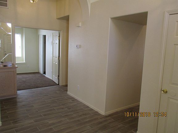 3rd image of 1827 Grand Prairie Ave