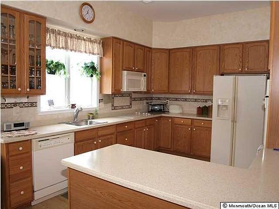 2nd image of 2 Bradley Beach Way