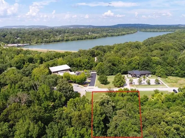 Waterside Ct, Fayetteville, AR 72703