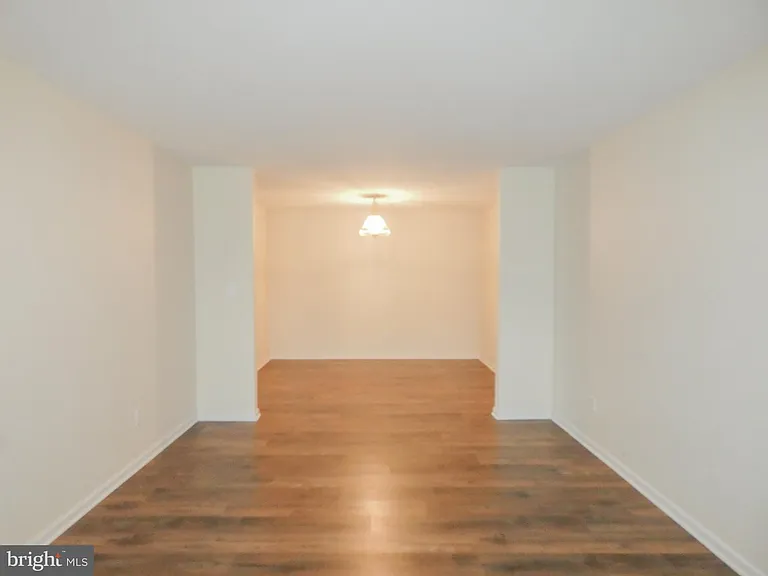 2105 Lexington Mews — Photo 20