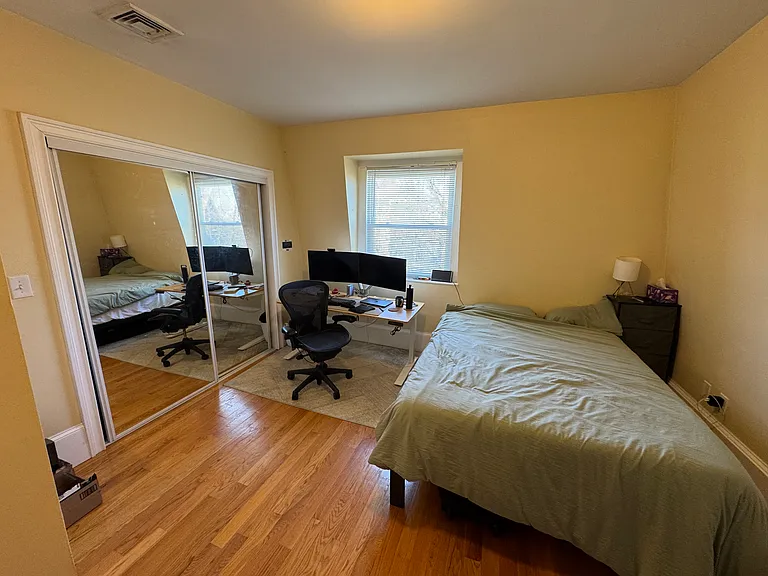 208 Holland St #3 — Photo 9