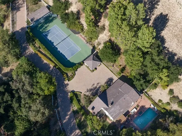 5250 Scott Robertson Rd, Hidden Hills, CA 91302