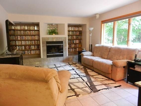 4th image of N74W22373 Alta Vista Dr