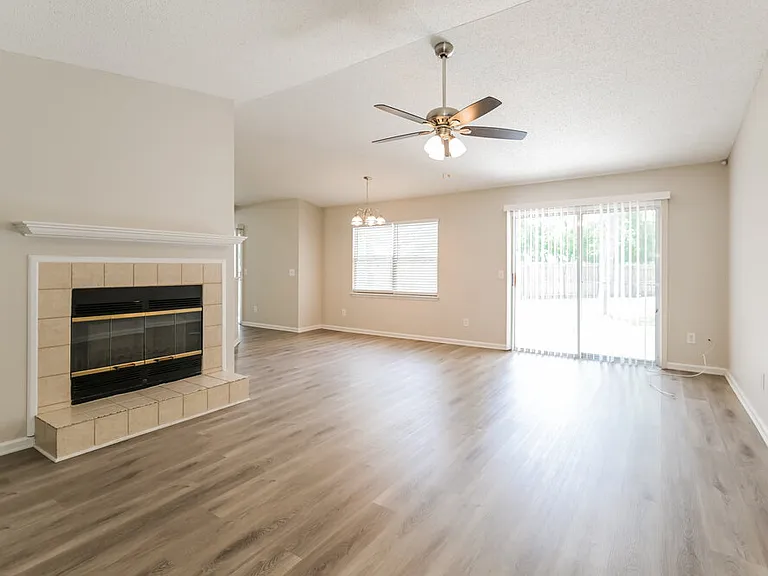 11846 Marabou Ct N — Photo 3