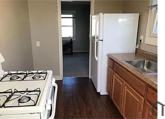 3rd image of 545 York St