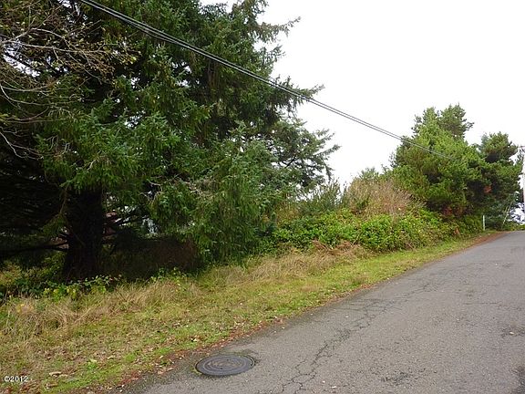 2nd image of 5300 NE Port Pl